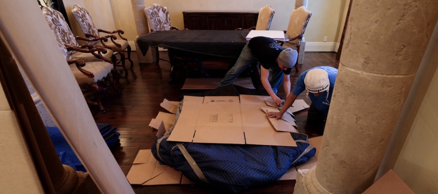 movers handing safely