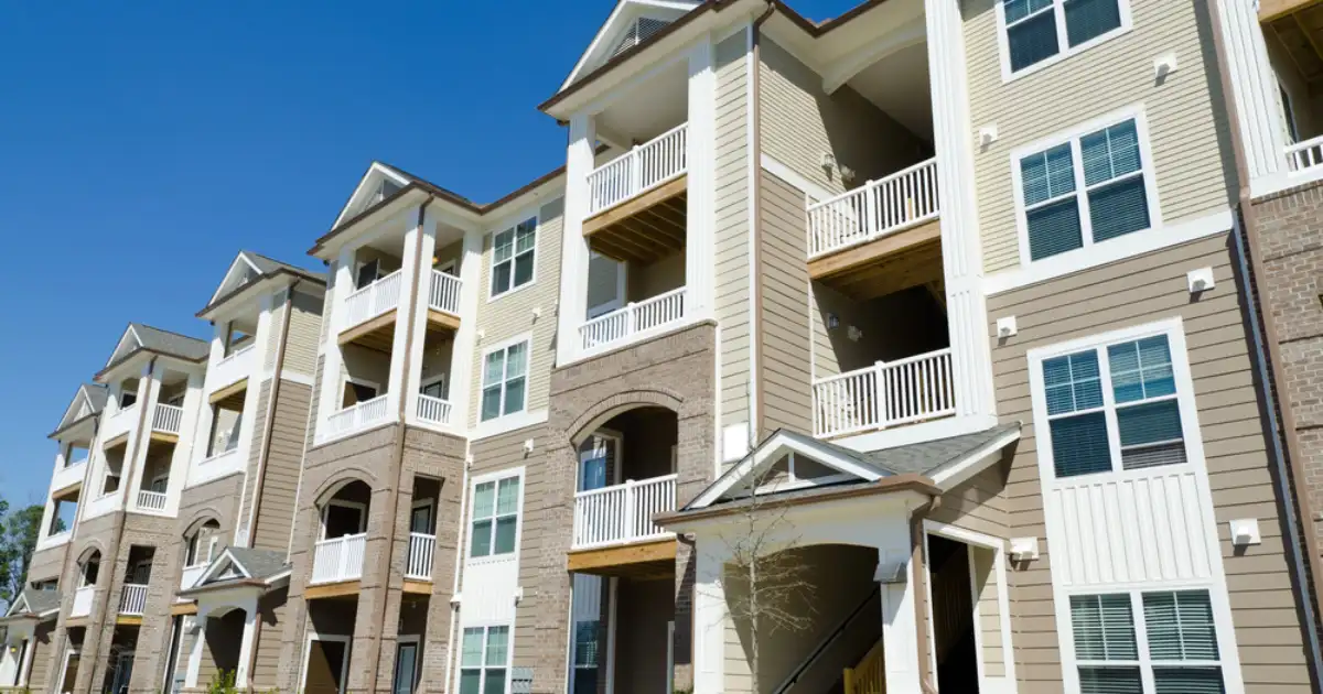 an apartment complex in highlands ranch